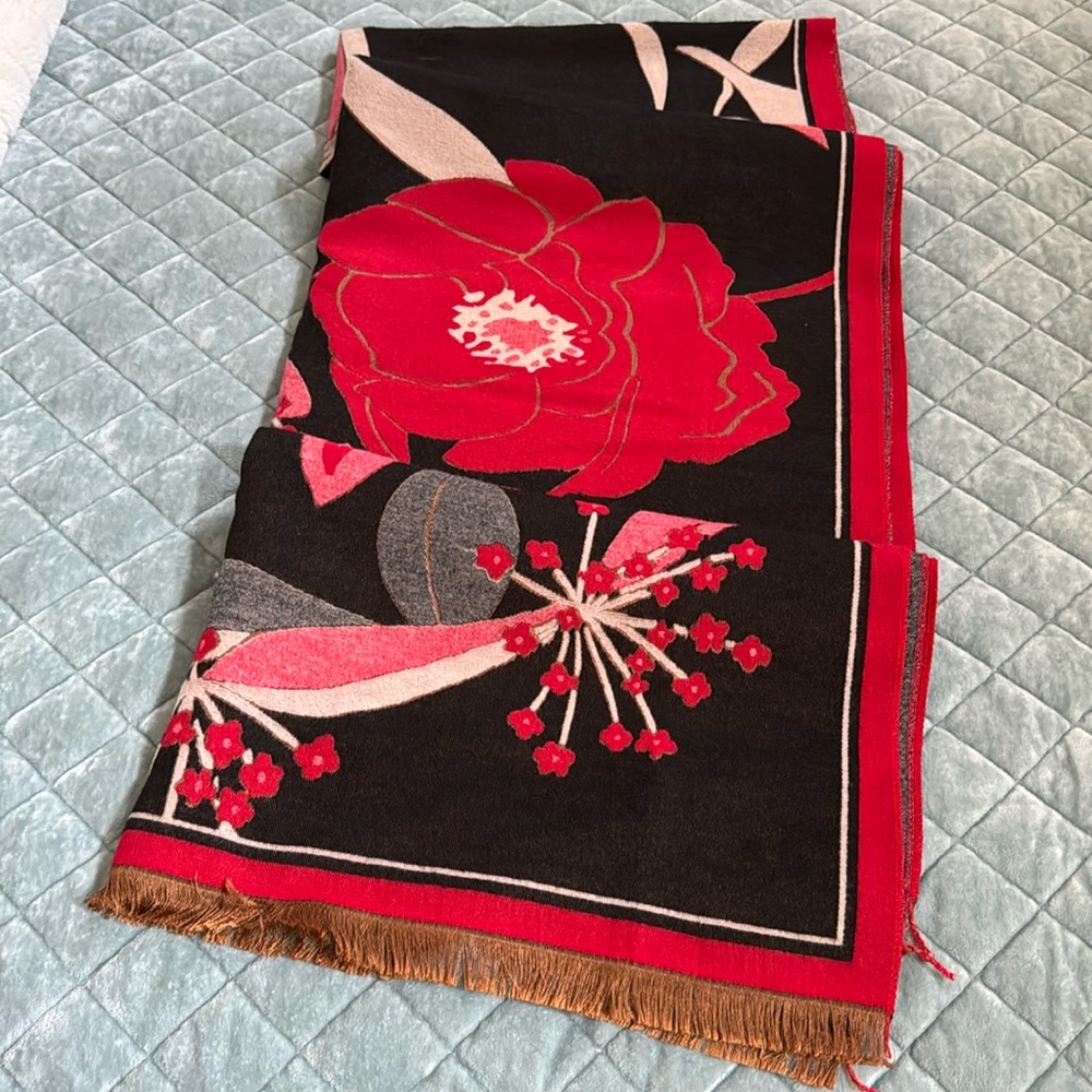 Large print shawl/scarf by Chico’s